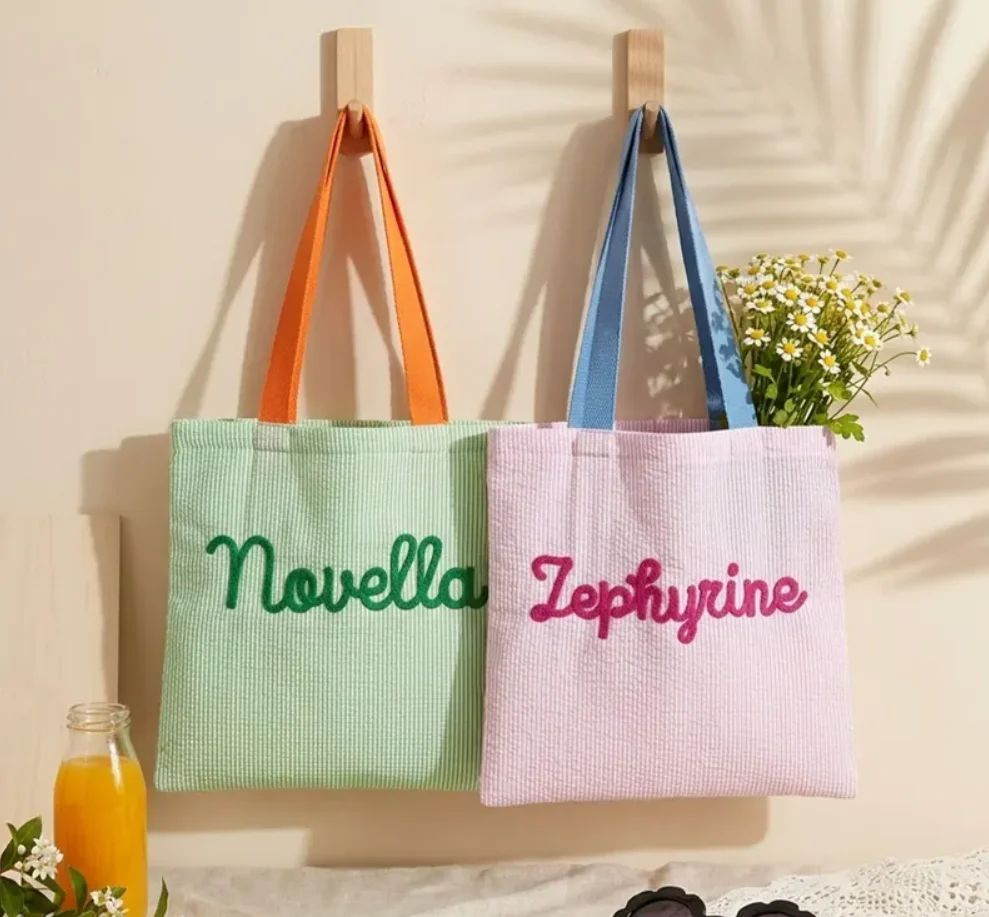 Personalized Beach Bag Custom Girls Trip Tote Bag Summer Vacation Gift Monogrammed Seersucker Pool Bag for Women Waterproof Bag
