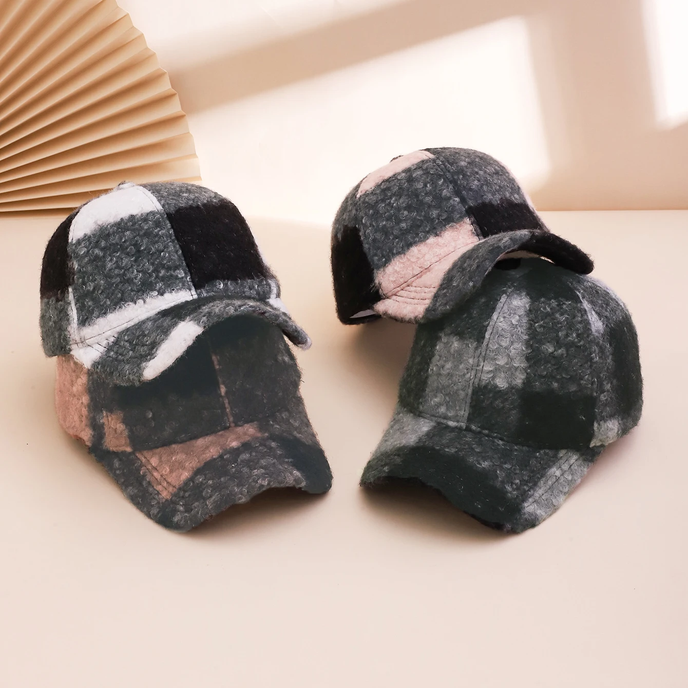 Korean-style simple patchwork imitation teddy fleece baseball cap, a new warm classic baseball cap for autumn and winter
