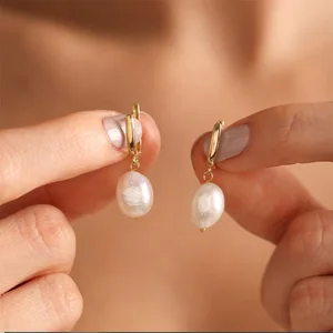 Natürliche Perlenohrringe für Frauen, goldener, Edelstahl, geometrischer Reifen, Hochzeitsschmuck 6 Hauptverkäufe von Perola mit Gold - №4