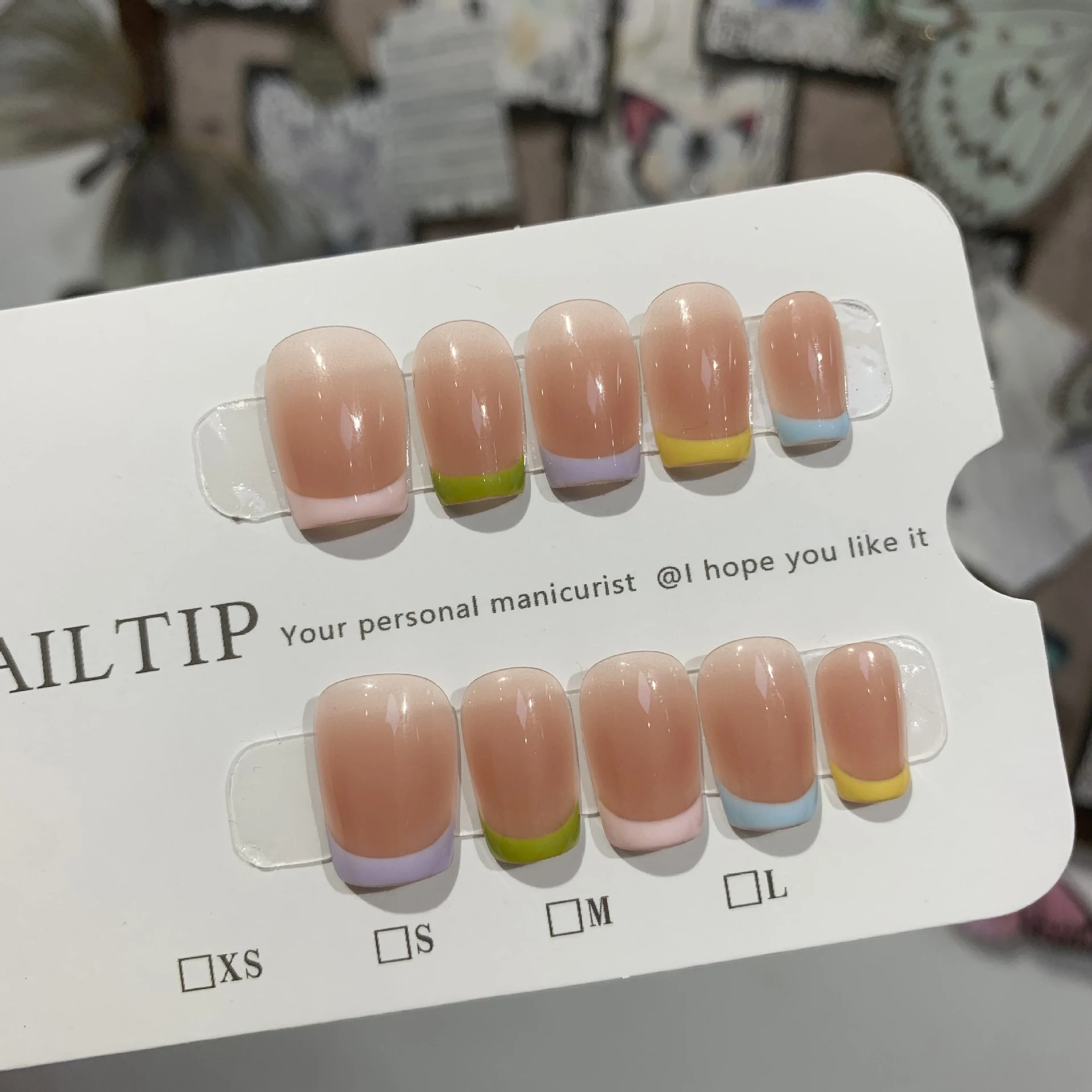 10pcs Dark Tone Press-On Manicure with Metal Accents Short Round Burgundy Rhinestones Cat Eye Press On Nails Colorful Fake Nails view 5