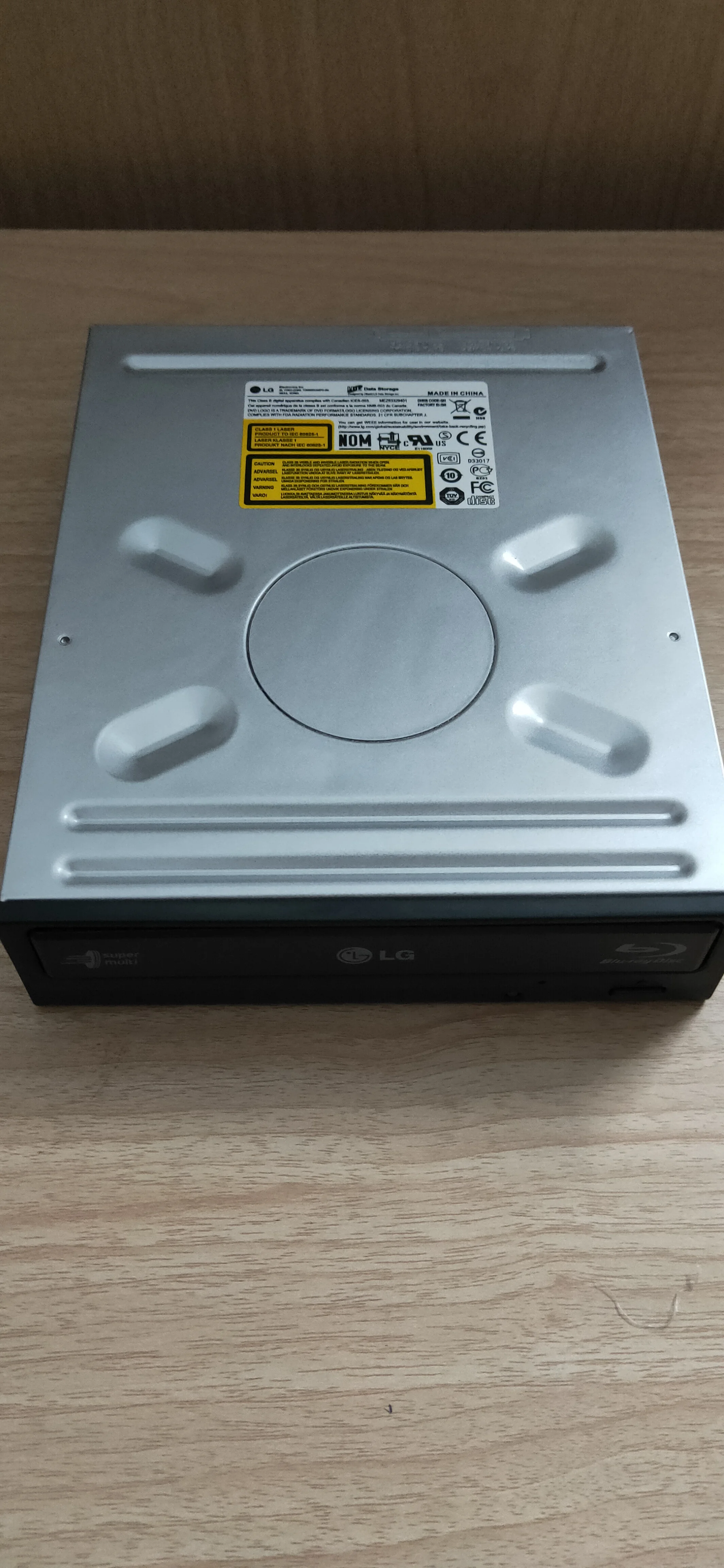 For 12X Blu-ray Combo supports various Blu-ray discs DVDCD burning, and supports 3D Blu-ray drives for one year replacement.