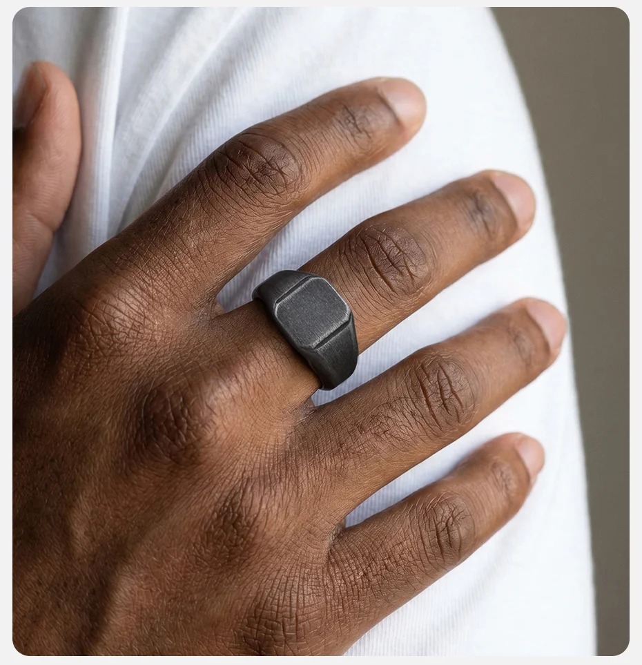 Vnox Herren Gebürsteter Quadratischer Siegelring, Silber Gold Schwarz Farbiger Edelstahl Fingerring, Minimalistischer Wasserfester Schmuck Geschenk Neu – Detail 4