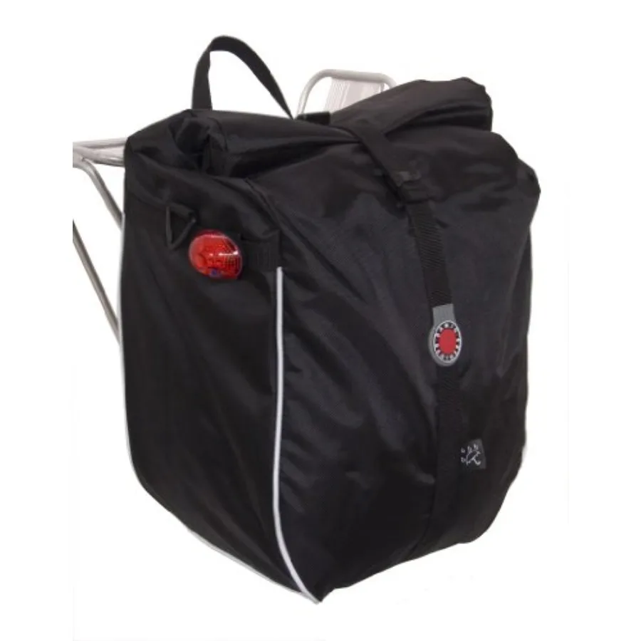 

Waterproof Pannier for commuting, durable nylon, black, roll-top closure with reflective strips