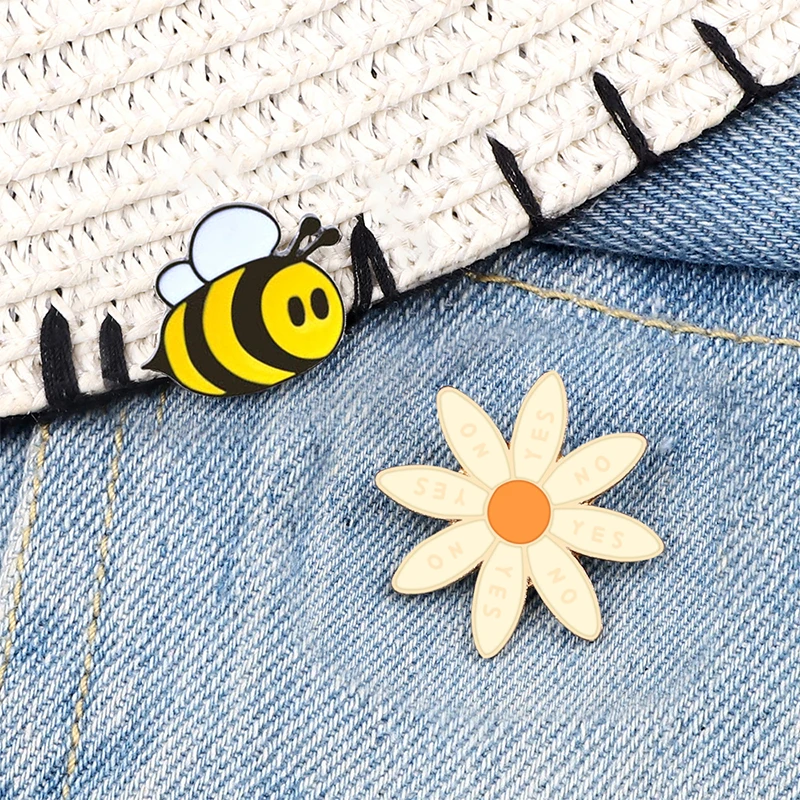 Fashion Enamel Pin Custom Cute Bee Flower Brooches for Women Bag Jackets Shirt Lapel Pins Cartoon Badge Animal Jewelry Kids Gift