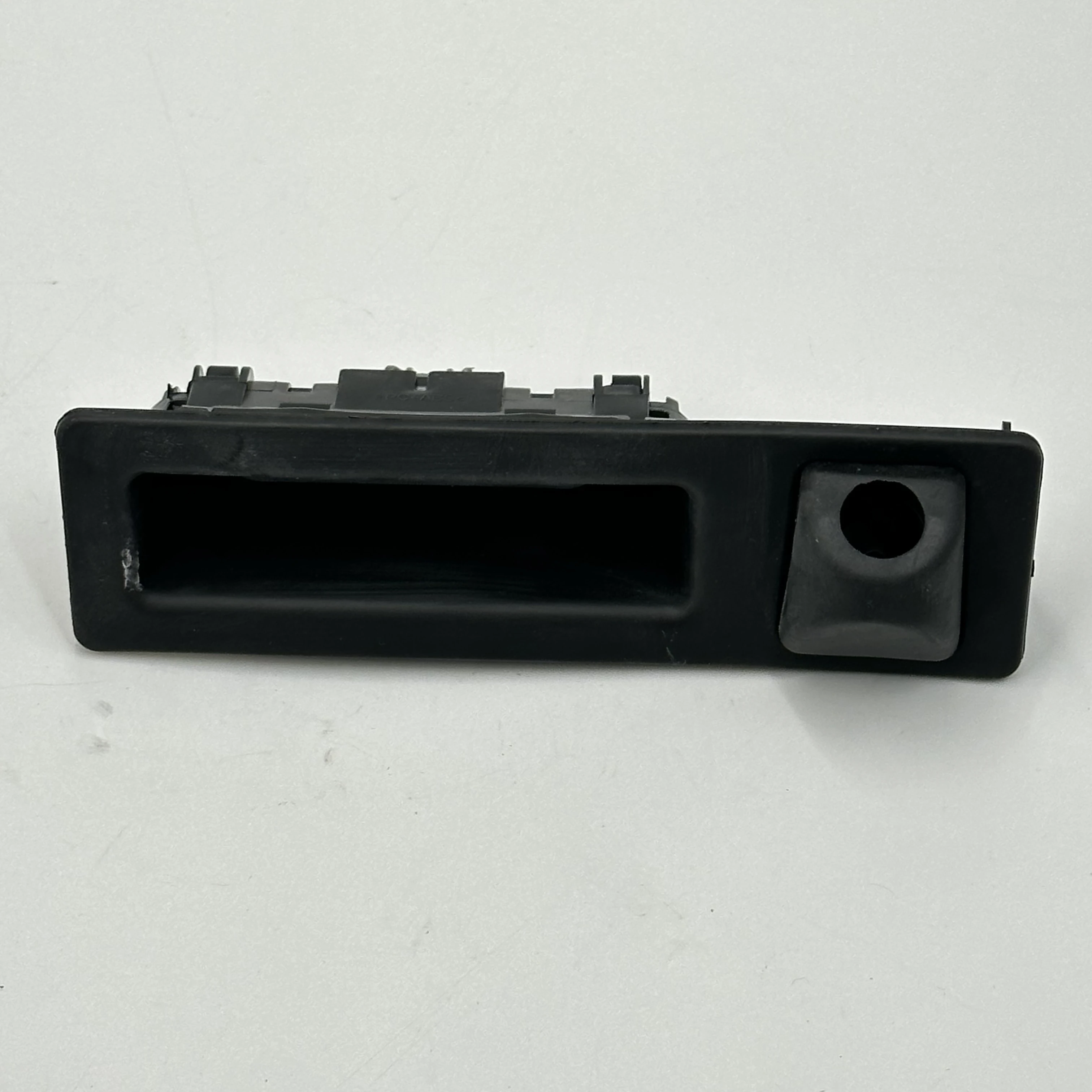 

For BMW G30 G38 G05 F90 530i 530i xDrive 540i 540i Car Rear Trunk Rear Box Button Tailgate Switch Push Button 51247381868
