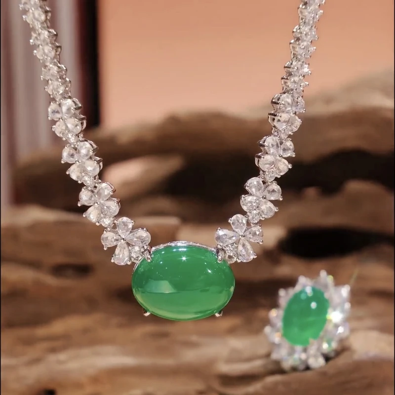 Bellux 925 Silver Synthetic Zircon Pendant Pigeon Egg Natural Chalcedony Green Four Claw Full Diamond Luxury Fashion Necklace