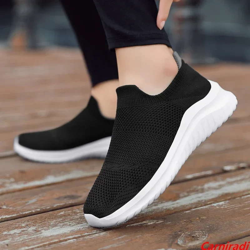 Autumn Flying Weave Breathable Jogging Shoes Women Lightweight Slip-on Sock Sneakers Ladies Non-slip Super Soft Casual Shoes