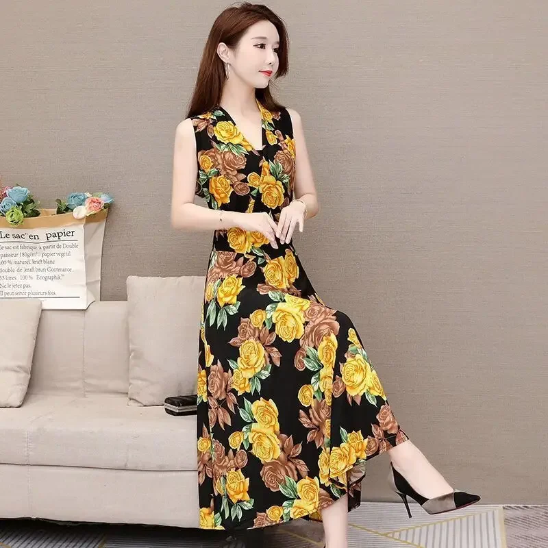 Sleeveless Dress Women Summer Long Beach Dresses New Middle-aged Oversized Large Swing Long Skirt