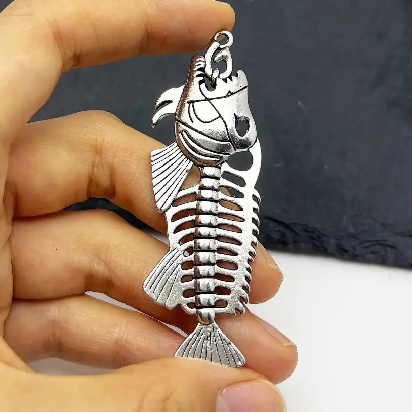 1PC Fashion Alloy Fish Skeleton Charms Pendant Classic Silvery Fishing Bone DIY Pendants Accessories Birthday Gifts Give Friends