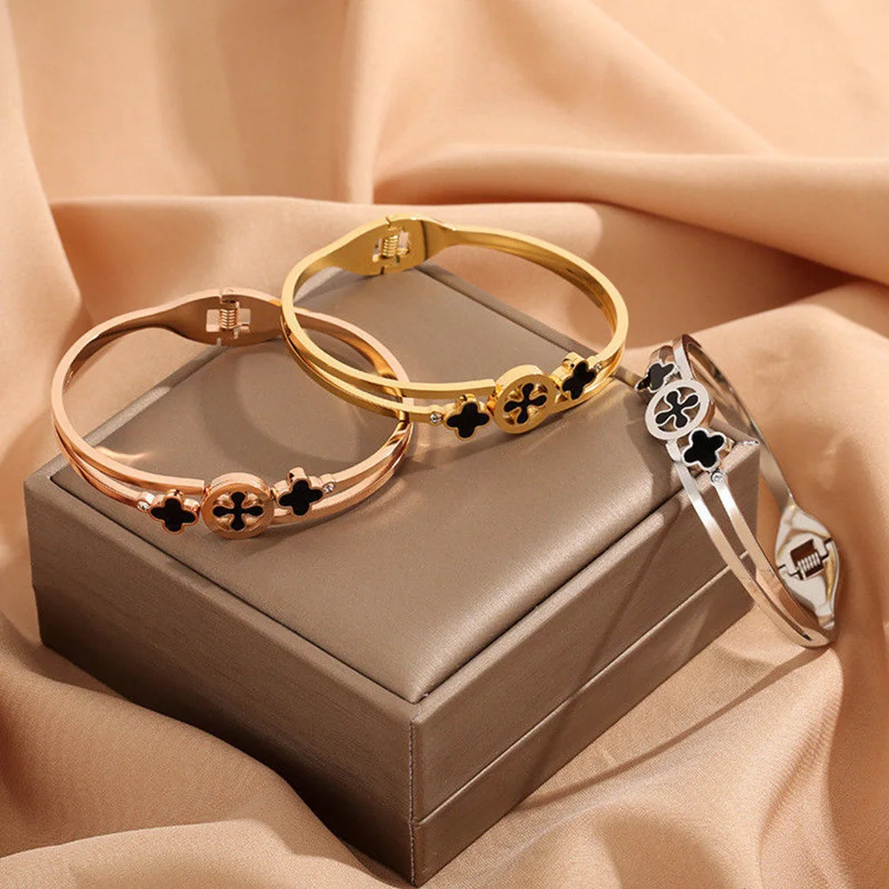 

Black shell lucky four-leaf clover bracelet, 18K gold-plated bohemian style jewelry, gift for wife to wear everyday