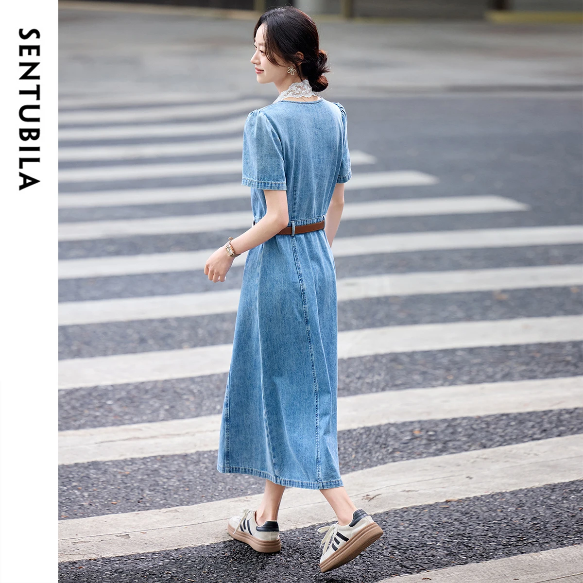 SENTUBILA-vestido largo vaquero con cuello de cinta de encaje, cinturón informal de verano 2025, corte en A, cuello en V, manga abombada, vestidos de mujer W52LH0098