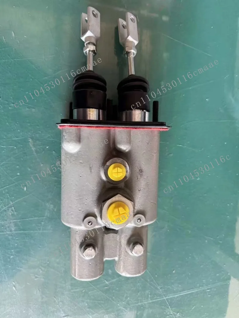 For tractor machinery parts, brake master cylinder 73671156 87714038 87315873 87754484 47777898