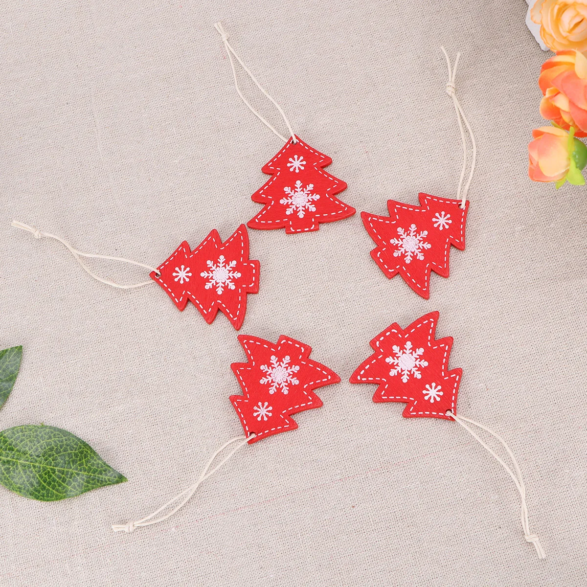

10 Pcs Wooden Christmas Snowflake Pendant for Tree Decor naments Mini Lightweight Handcrafted Holiday Gifts Home