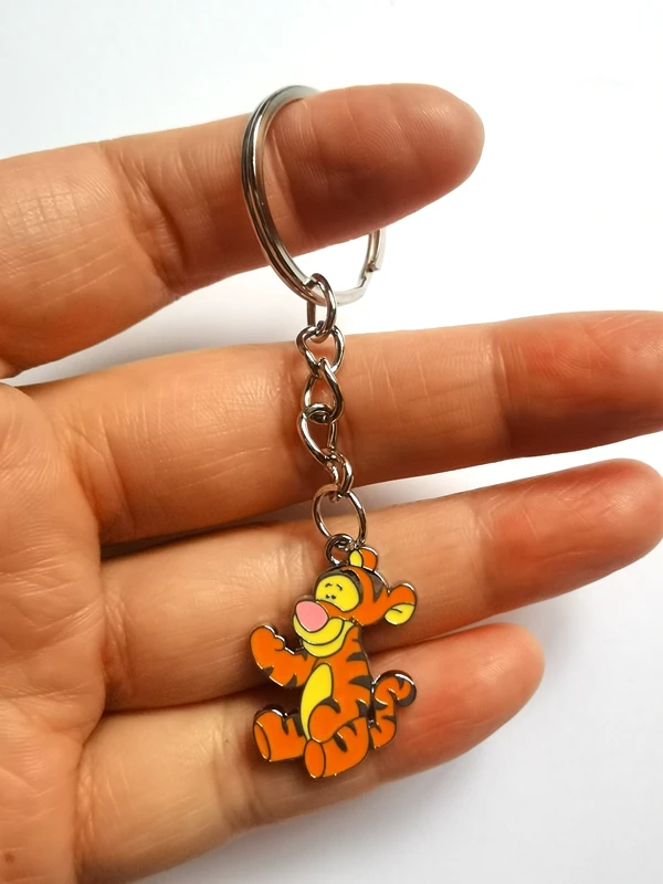Nuevo 1 Juego de llavero con colgante de tigre de Disney para mujeres y hombres, regalo de joyería DIY