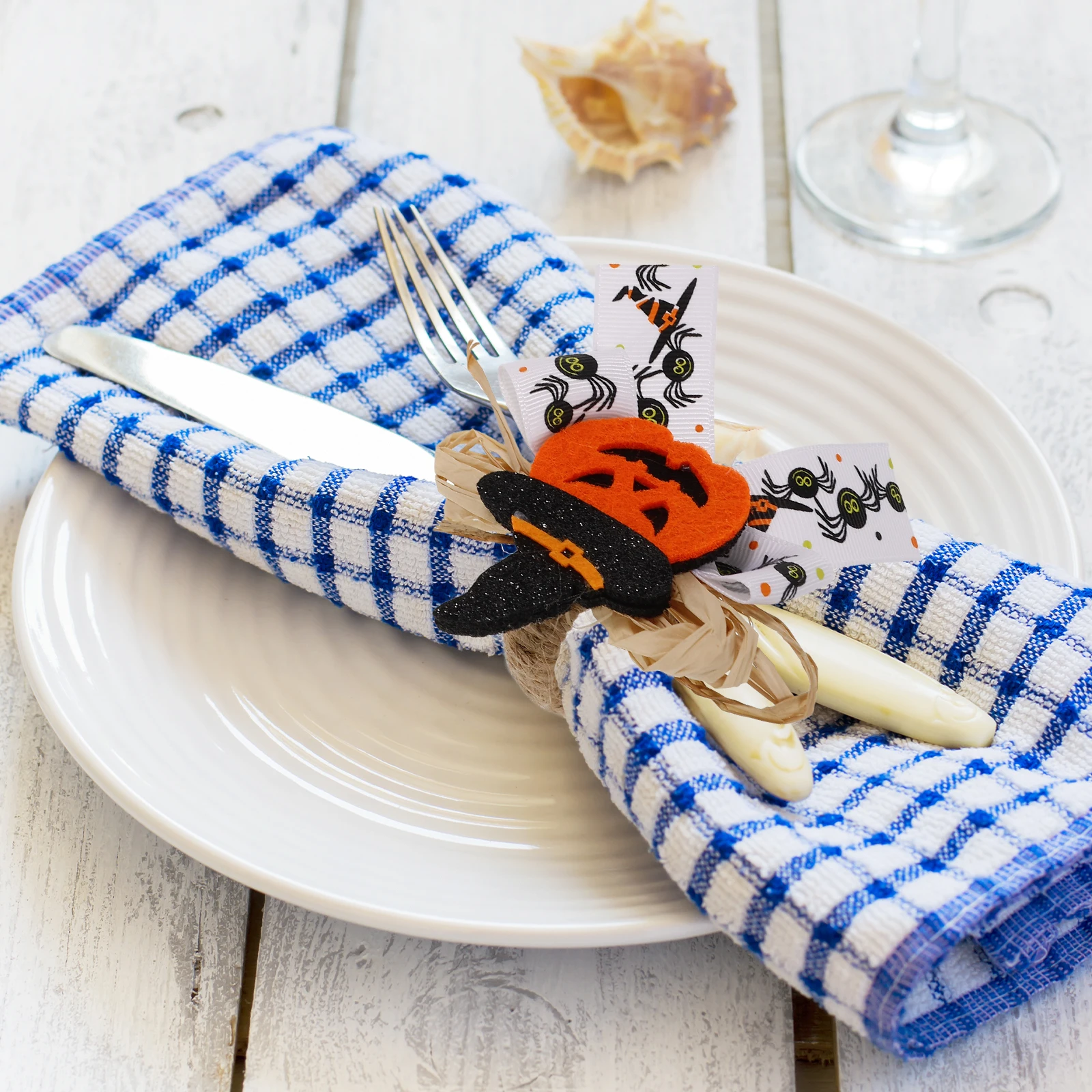 

2 Pcs Skull Napkin Ring Spooky Plastic Halloween Table Decoration Novel Novel Napkin Ring Shaped Buckle Fits Cloth