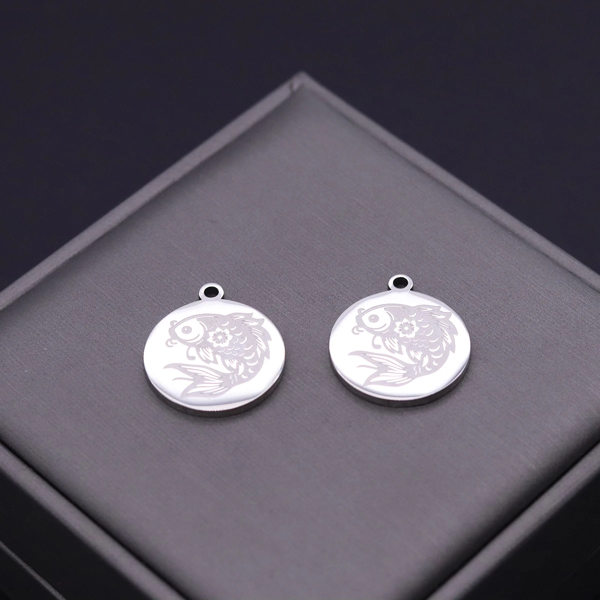 2pcs Lucky Koi Stainless Steel Pendant Charms for Jewelry Making Trendy Necklace Keychain DIY Craft Handmade Round Accessories