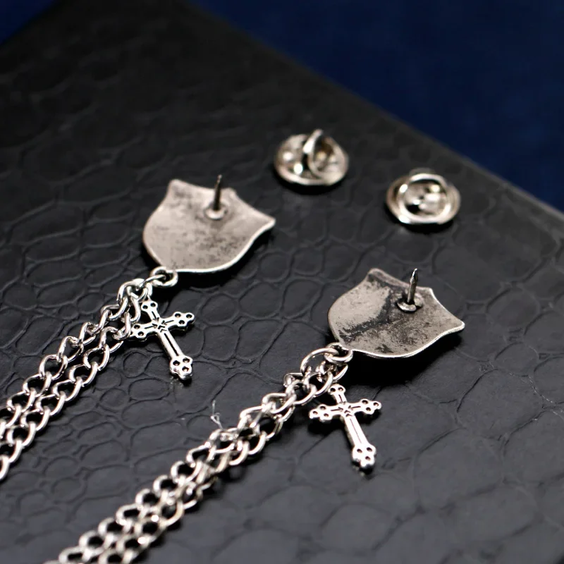 AN012 Rustic Silver Style Shirt Collar Decoration Necklace Alloy Metal Shield Pattern Lapel Pin Fashionable Accessory for Men