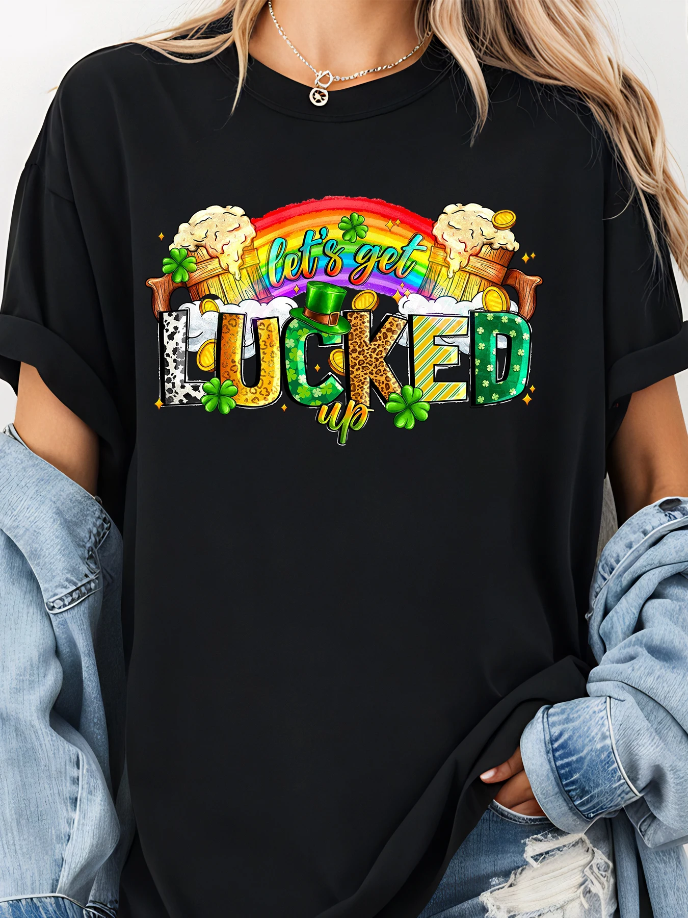 Camiseta de trébol de cerveza arcoíris del día de San Patricio con sombrero de la suerte y diseño de trébol para celebración festiva