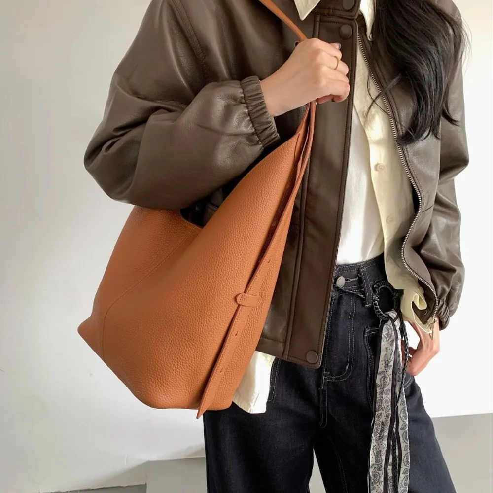 2026 Large-capacity Soft Leather Tote Bag Women's Commuter ShoulderUnderarm Multi-color Versatile Unique and Fashionable Texture