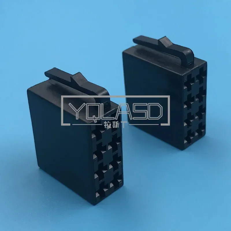 1 Set 8 Way Univers…