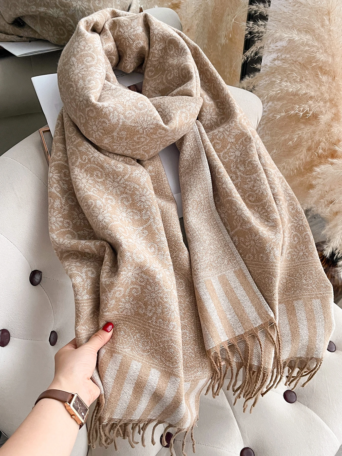 Luxury Jacquard Tassel Shawl for Women, Soft Warm Large Blanket Wrap Scarf, Classic Damask Print Winter Outerwear Cover Up