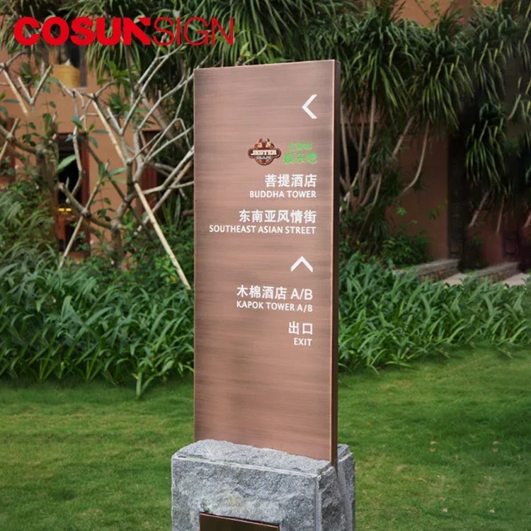 صندوق إضاءة لافتة LED خارجي بتصميم علامة تذكاري حديث للإعلان