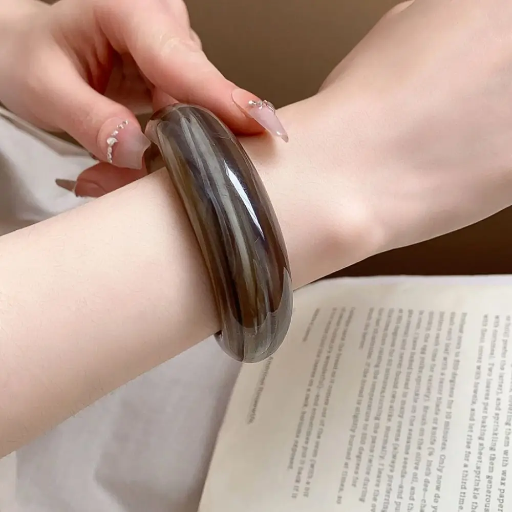 جديد منحني الاكريليك المفتوحة الإسورة لطخة مبالغ فيها غير النظامية واسعة سوار موضة أوروبا أمريكا نمط الرجعية خاتم اليد هدية