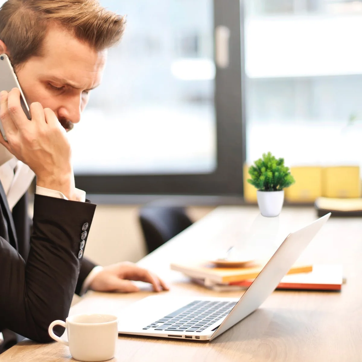 

1Pcs Simulation Plant Ornament Artificial Bonsai Desktop Decoration Home Office Table Plastic Plant Potted Fake Decor