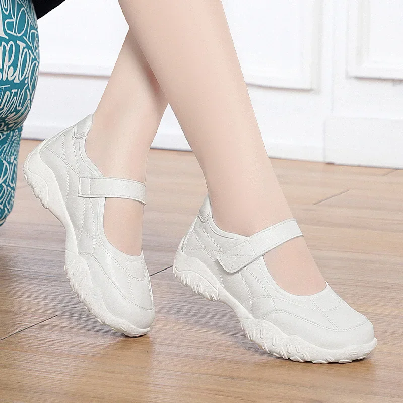 Quality Retro Breathable Comfortable Shallow Soft Leather Mary Janes Women Flats 2026 Fall Platform Shoes for Mother Casual Work