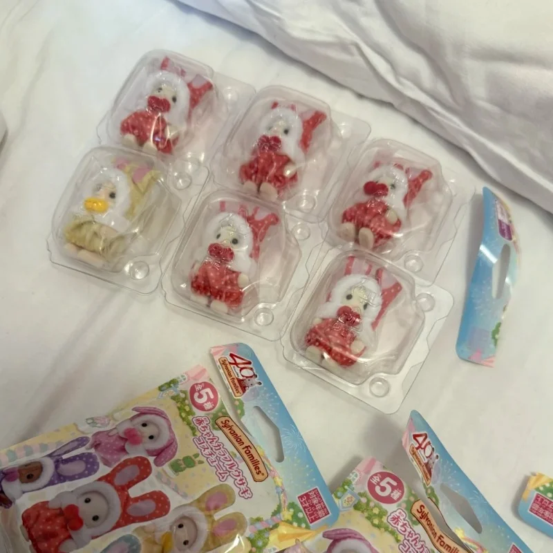 

Подлинная в наличии Sylvanian Families, серия кроликов 40th Anniversary, экшн-фигурка, коллекционные подарки на день рождения для девочек