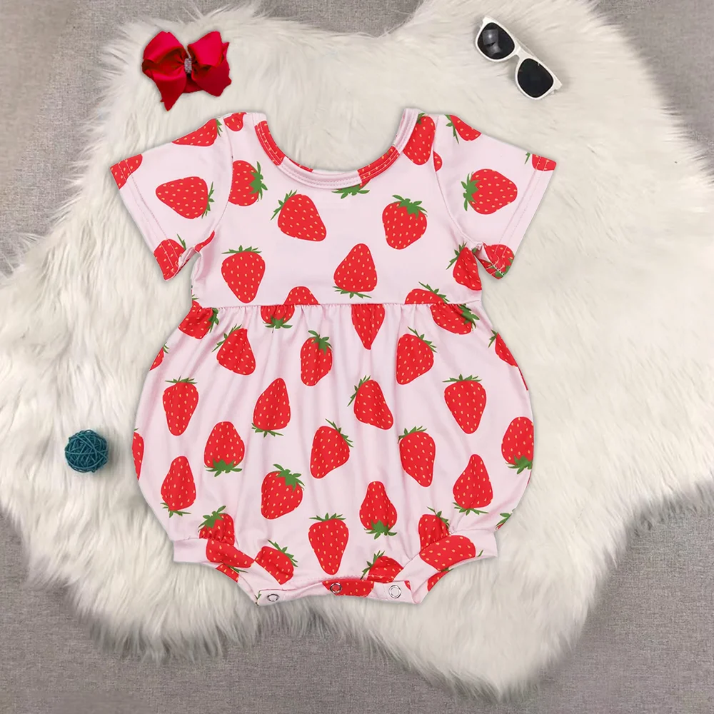 

8.22 Летние клубничные комбинезоны с короткими рукавами для маленьких девочек