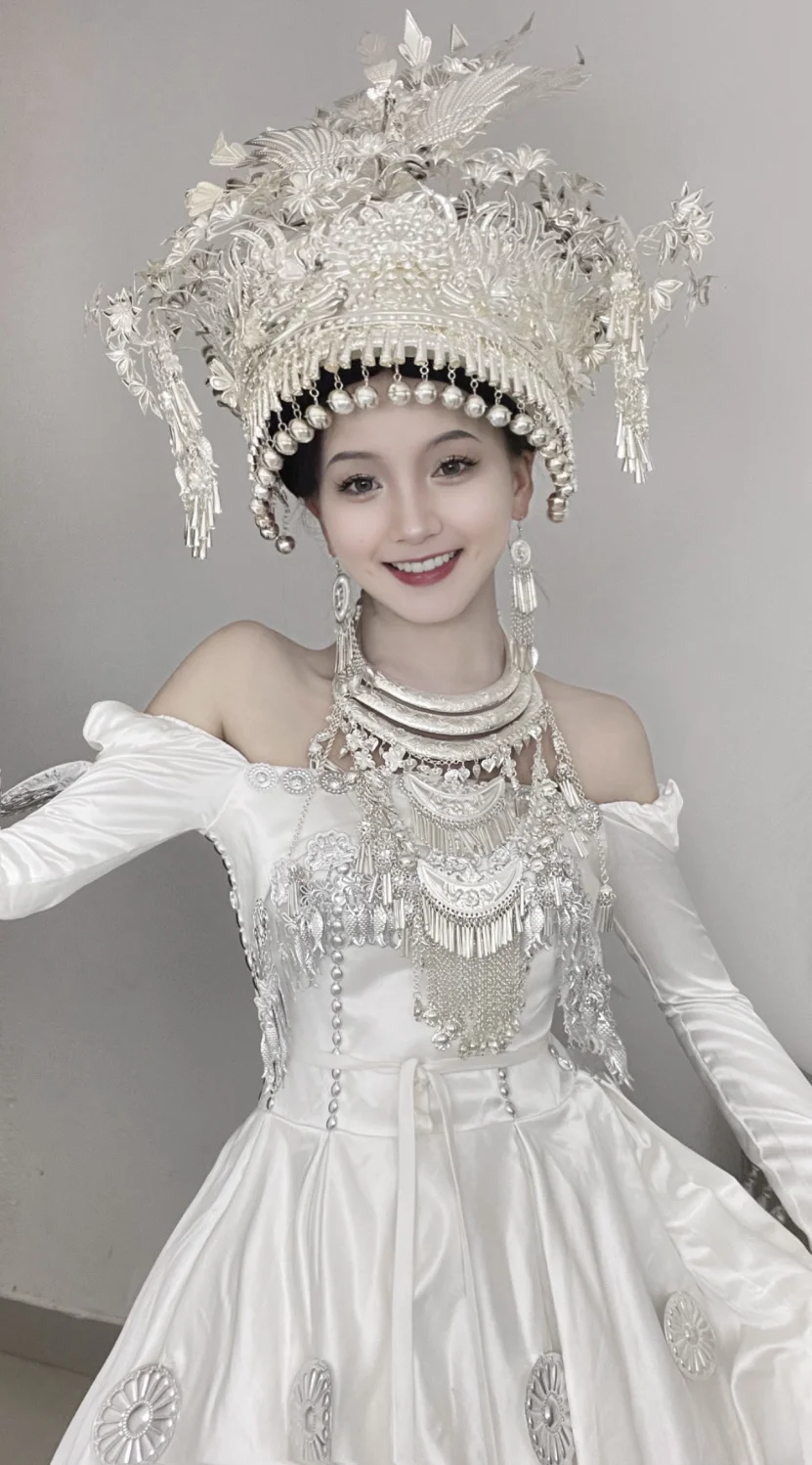 Silver Vintage Women's Tassel Bell Hat Minority Headgear Dancing Top Hats Beautiful Model Party Headwear Ancient