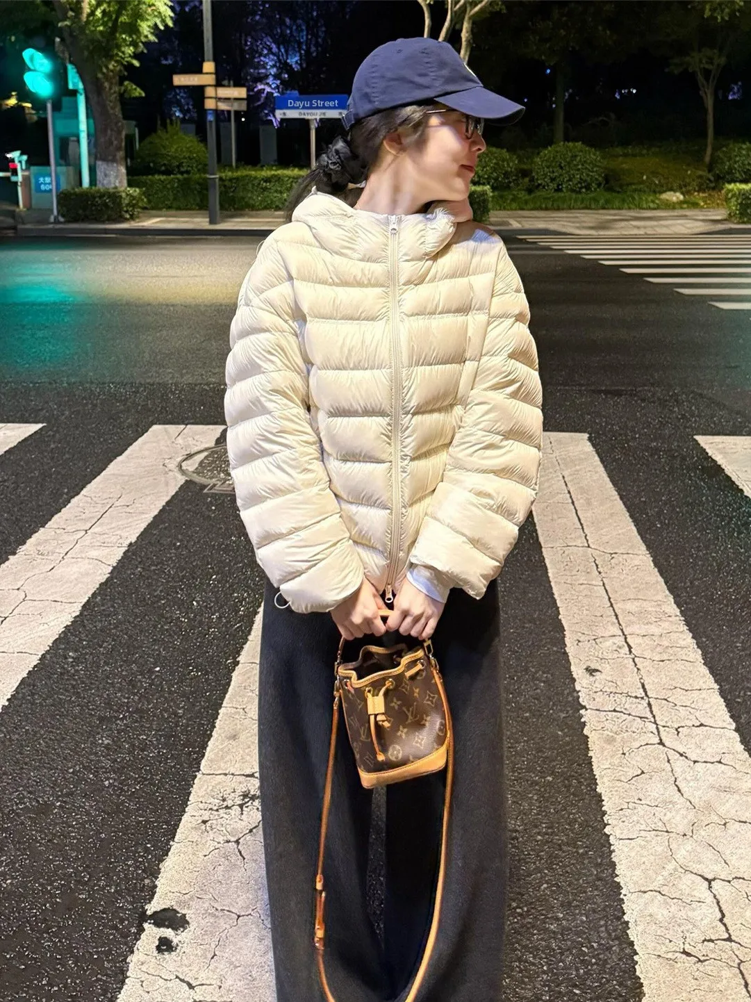 

2025 Winter Thickened Casual Hooded Ribbed Cotton Jacket Women's Fashionable Korean Style Versatile Outerwear Trendy