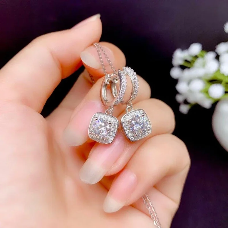 

Moissanite Earrings Diamond Women's Earrings 925 Sterling Silver Carry Certificate Sale and Free Shipping Clearance Sale