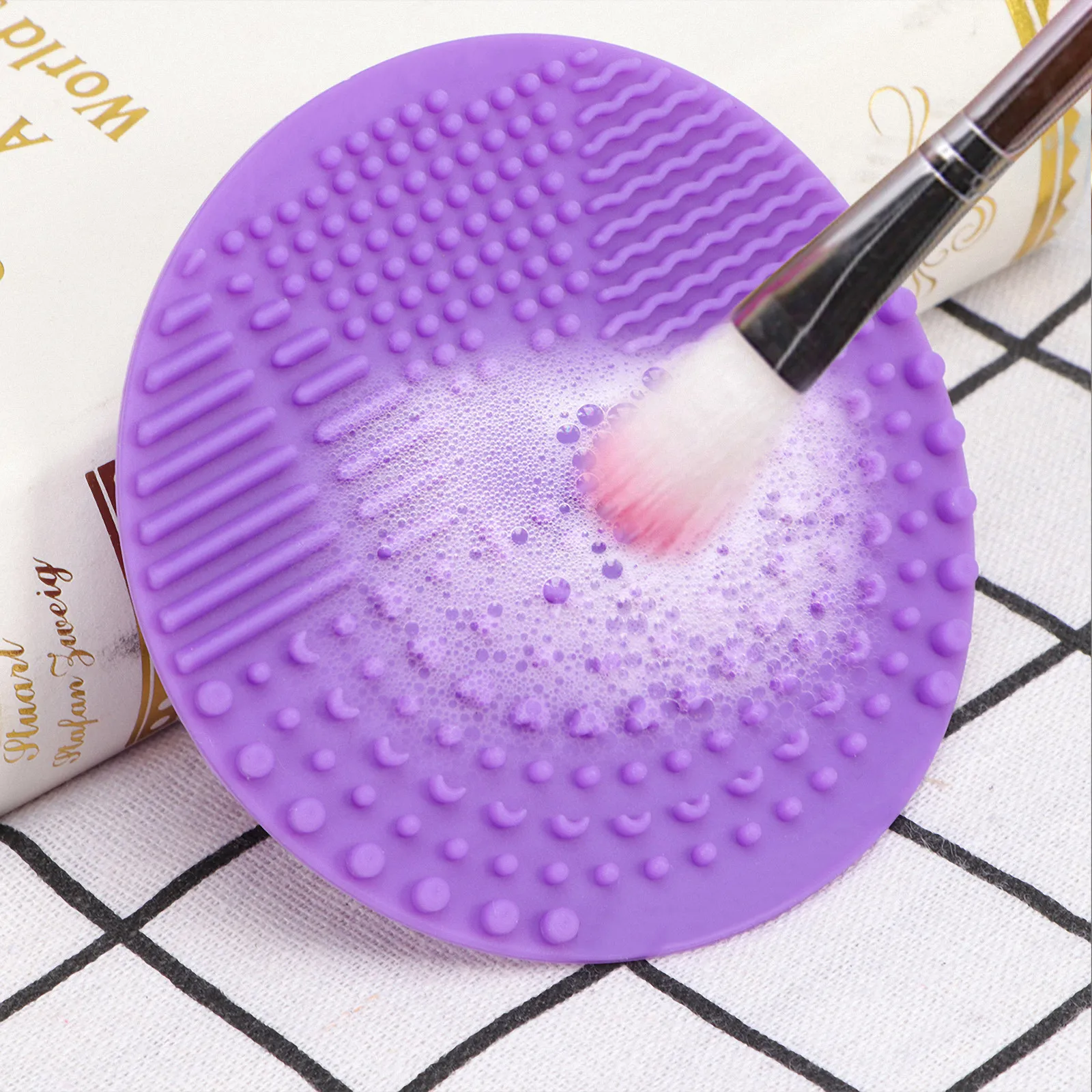 Round Silicone Makeup Brush Cleaning Pad Deep Scrub Handheld Portable Bacteria Resistant Corrosion Proof Easy Wash Tool for All