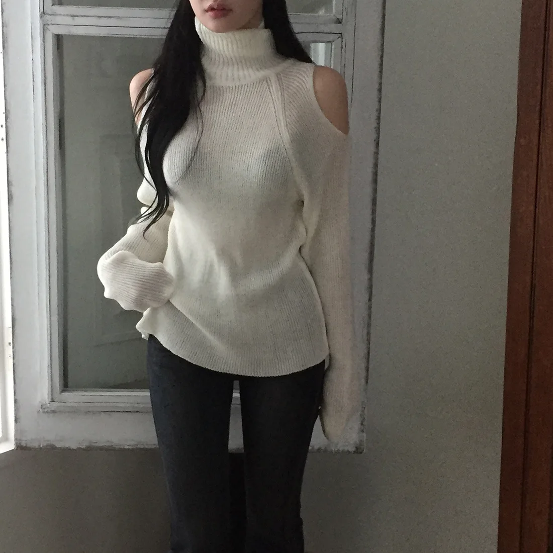 

Korean-Chic Top Romantic Feminine Minimalist Top Turtleneck Asymmetric Off-Shoulder Top Slim-Fit Ultra-Soft Knit Pullover