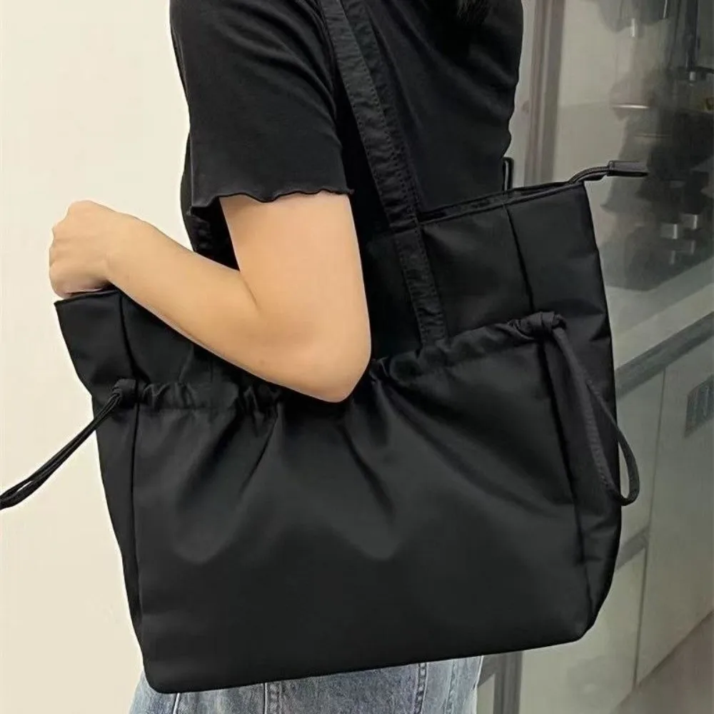 

Zipper Nylon Shoulder Bag Multi-Pocket Drawstring Large Capacity Tote Bag Solid Color Japanese Style Versatile Commuting Handbag
