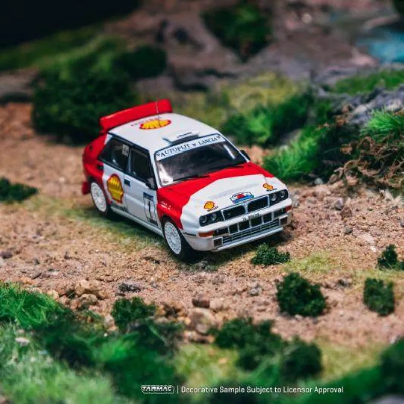 TW 1:64 Lancia Delta HF Integral 1 Die Casting Alloy Car Model Desktop Ornament Collection Souvenir.