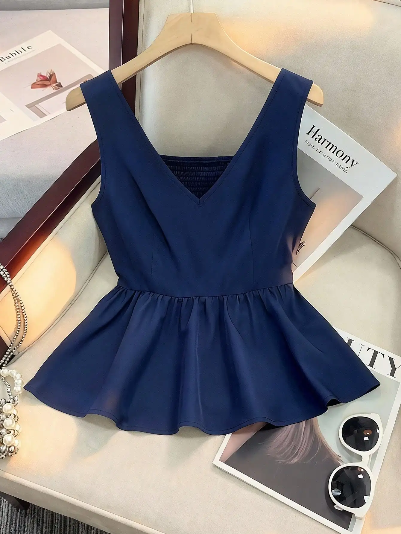 Schmal geschnittenes Cami-Top mit gerafftem Rücken und dicken Trägern, gerüschtem Saum, Stretch-Design mit Raffung für alle Körpertypen – Detail 2