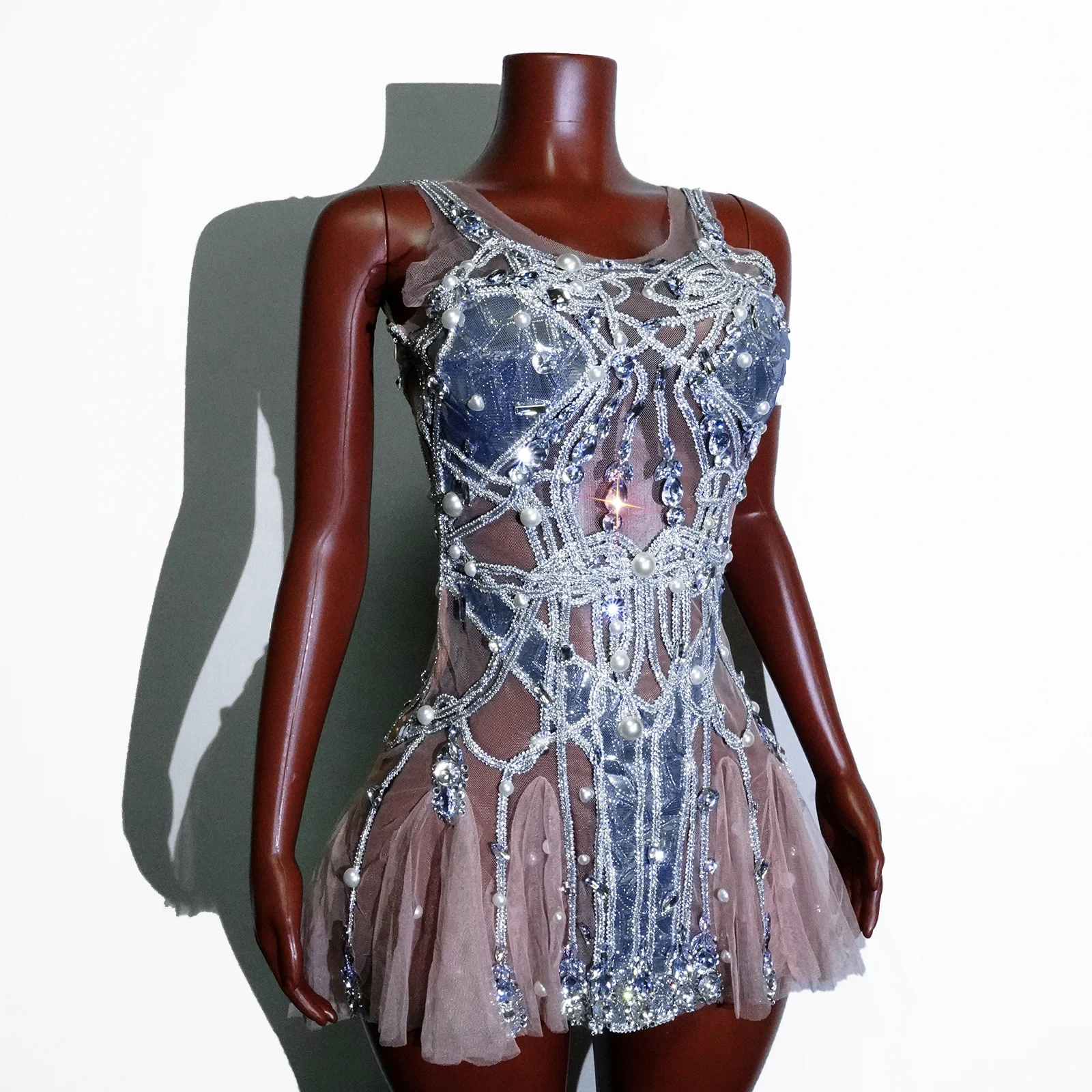 Madam Sheer Mesh Short Dress with Sequins in Clip Sexy Dress with Beads for ixBirthday Disco Pole Brev Show Drag Queen Stage