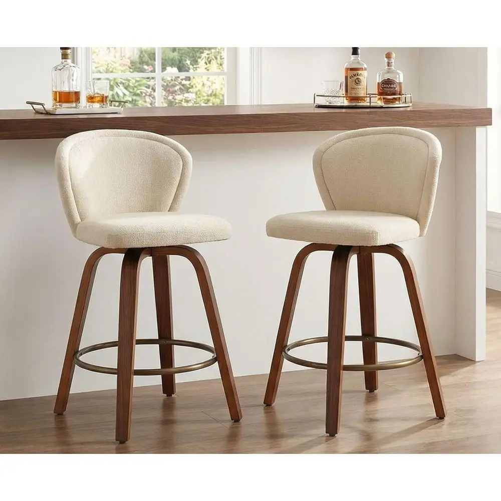 

Набор из 2 барных стульев высотой 26 дюймов с ножками из орехового дерева и обивкой из бежевого льняного полотна.