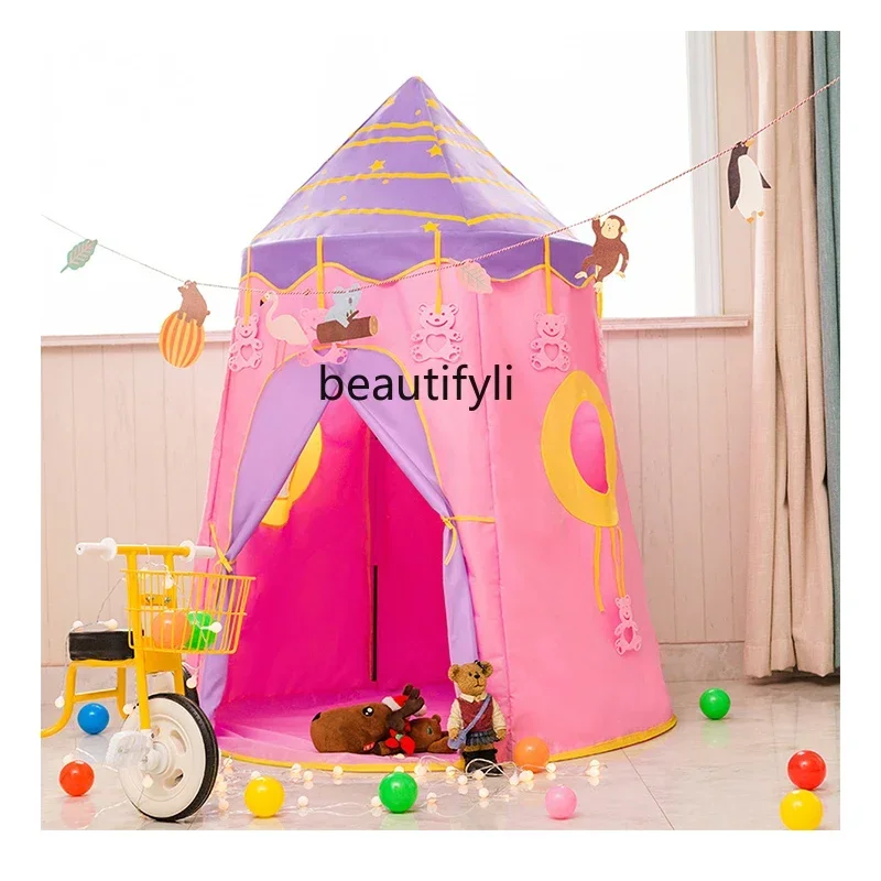 Kinderdagcadeaus, kleine tent binnen, yurt, slapende jongen apart bedartefact
