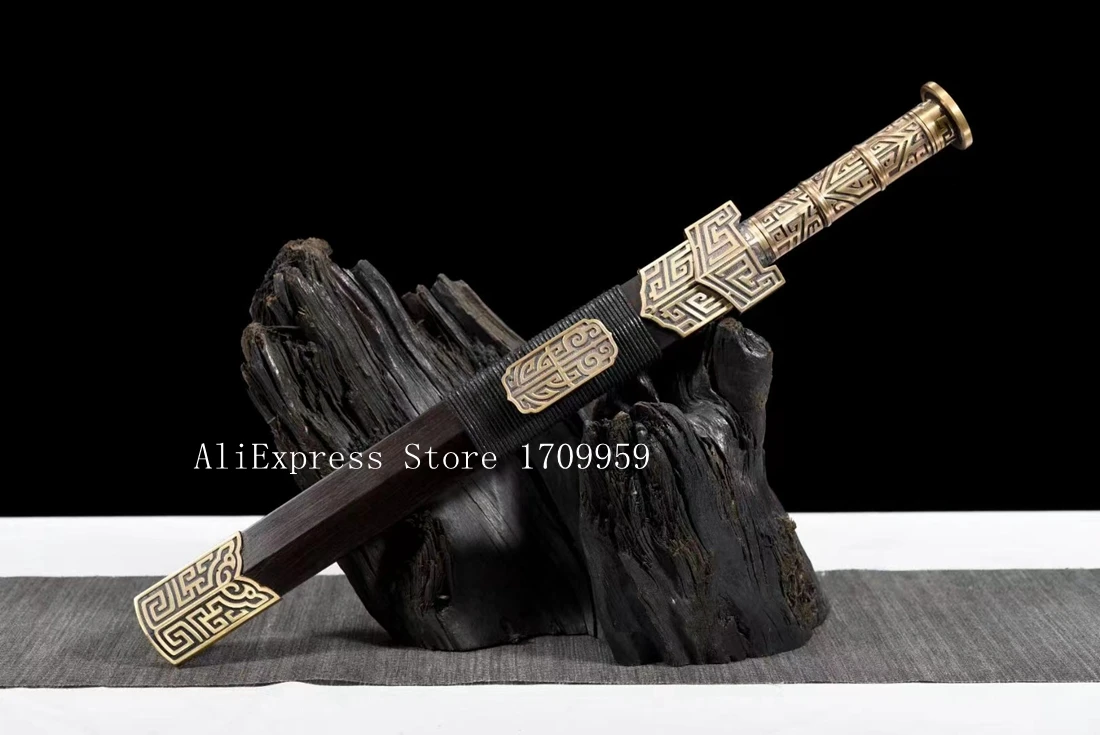 Brass Handle Chinese Dagger Jian Qin Dynasty Style Short Sword Folded Damascus Steel Blade KungFu Double Edge Real Swords