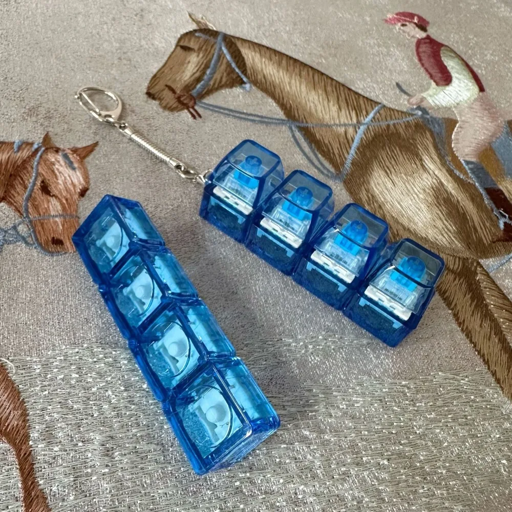 LED-toetsenbord sleutelhanger Interessante hanger Stress Fidget Clicker Speelgoed Heldere basis 4-toetsen Decompressie sleutelhanger voor volwassenen