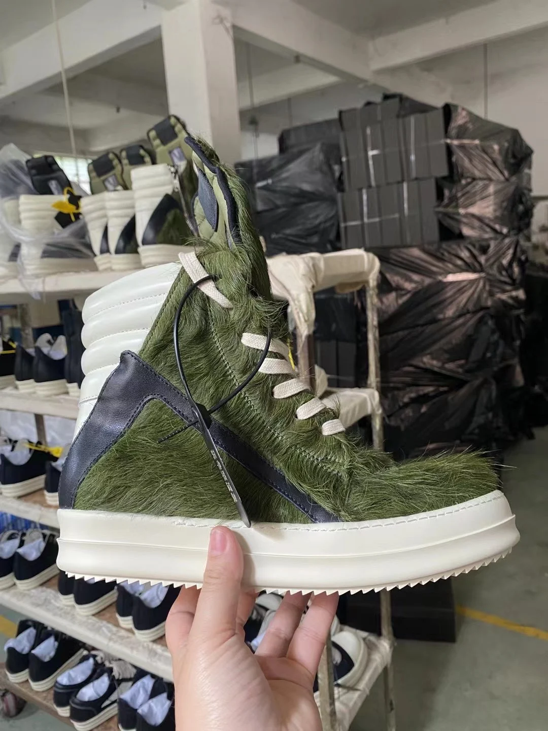 Ricks New Men\'s Luxury Casual Shoes Owen Women Casual Sneakers Green Long Horsehair Inverted Triangle Lace-Up Zipper Ankle Boots