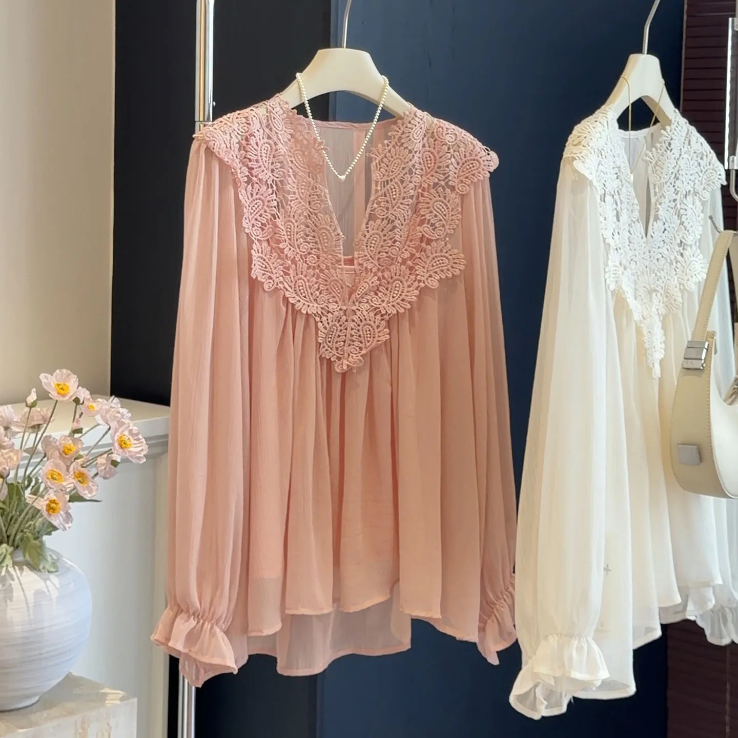 

Elegant V-Neck Lace Trim Solid Blouse & Straps Set Women's Spring Summer New Style Precise Hook Flower Shirt Top Commute