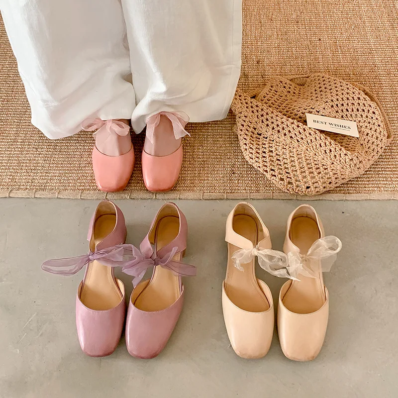 

Arden Furtado 2025 летние фрикционные босоножки из воловьей кожи с бантом на шнуровке, полые сандалии с квадратным носком, современные сандалии на среднем каблуке, большой размер