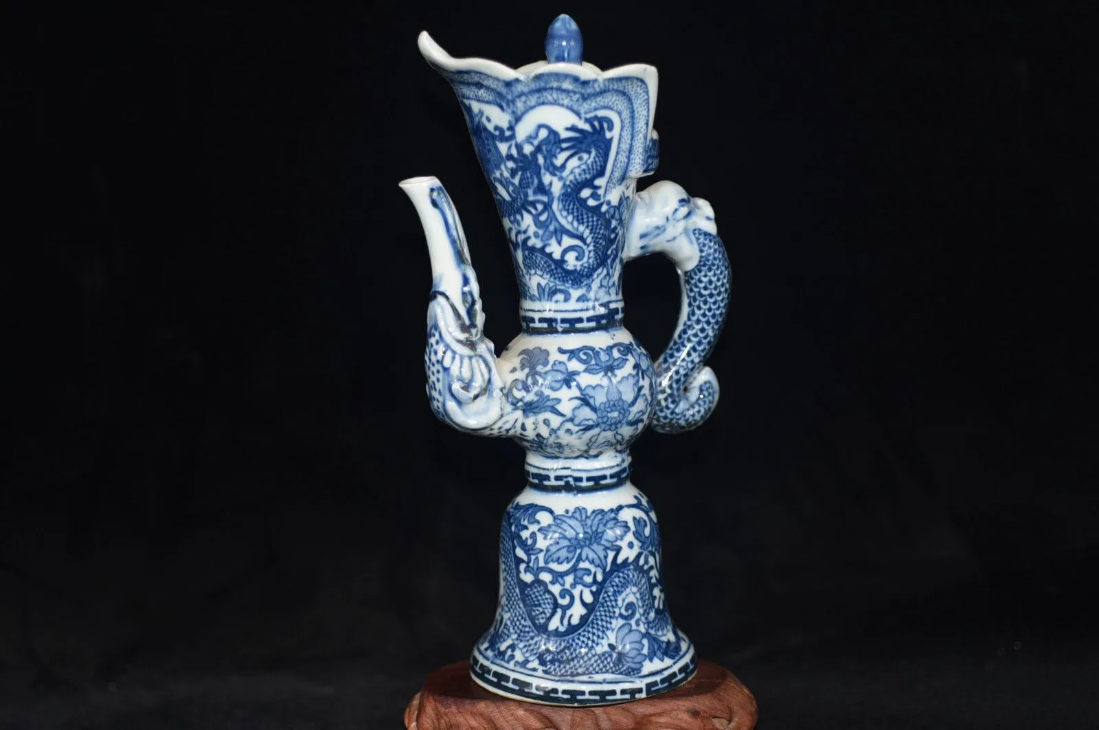 Chinese Antique Handmade Dragon Design Blue and White Porcelain QianLong Folk Art Collection Modern Retro Crafts