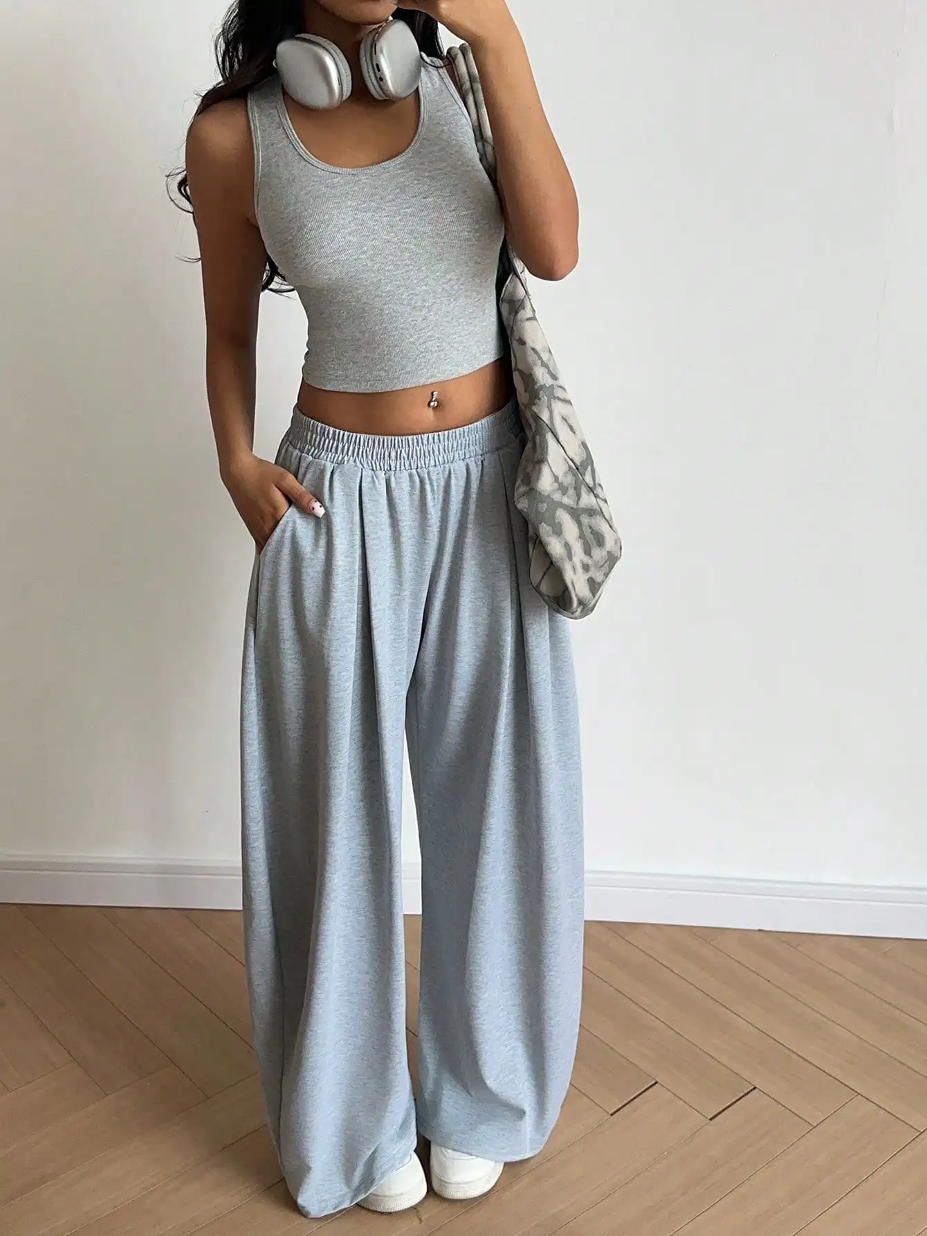 

Женские спортивные брюки с высокой талией, свободного кроя, однотонные, плиссированные, для повседневной носки