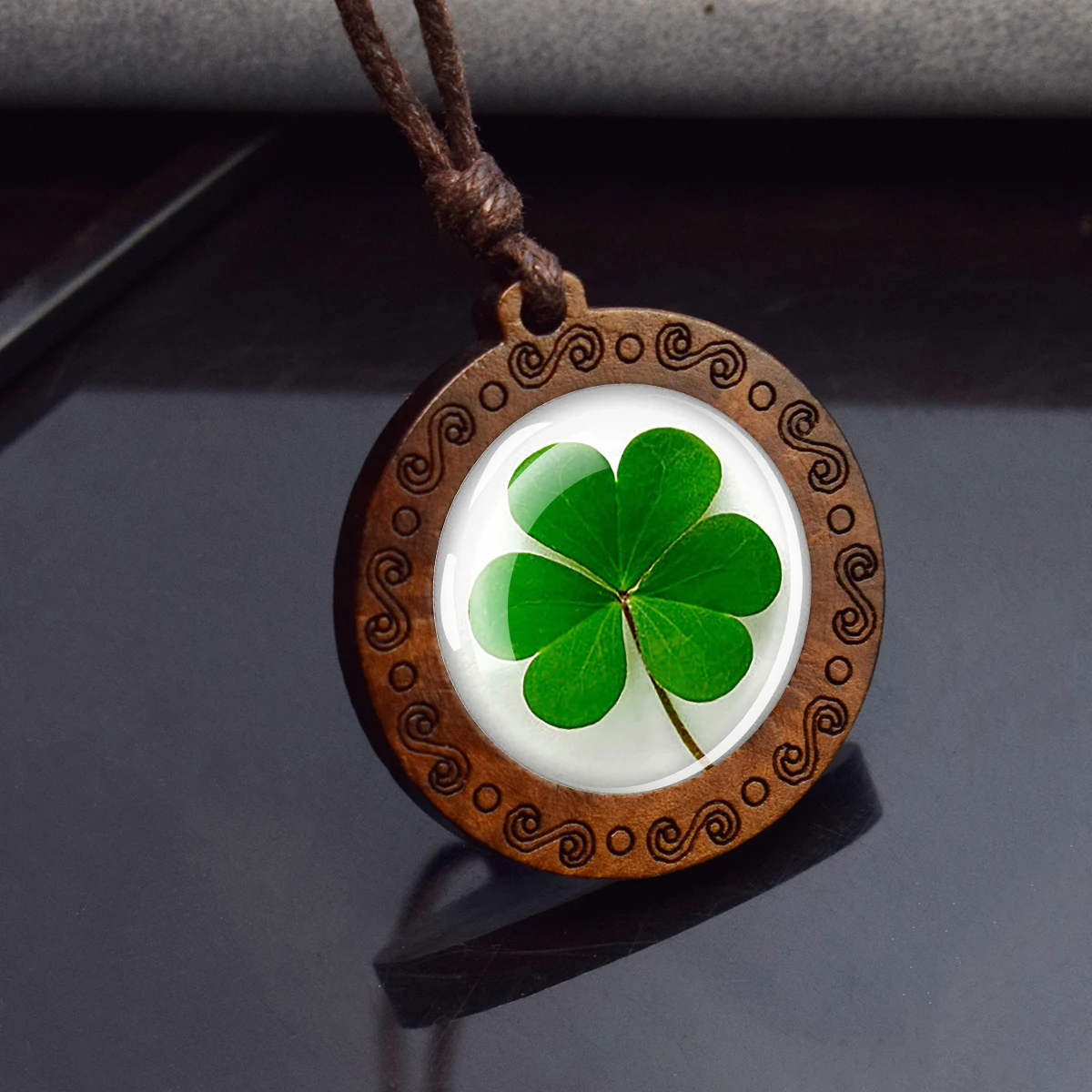 Four Leaf Clover Glass Dome Wooden Pendant Necklace Rope Chain Necklace Retro Jewelry St.Patrick\'s Day Gift